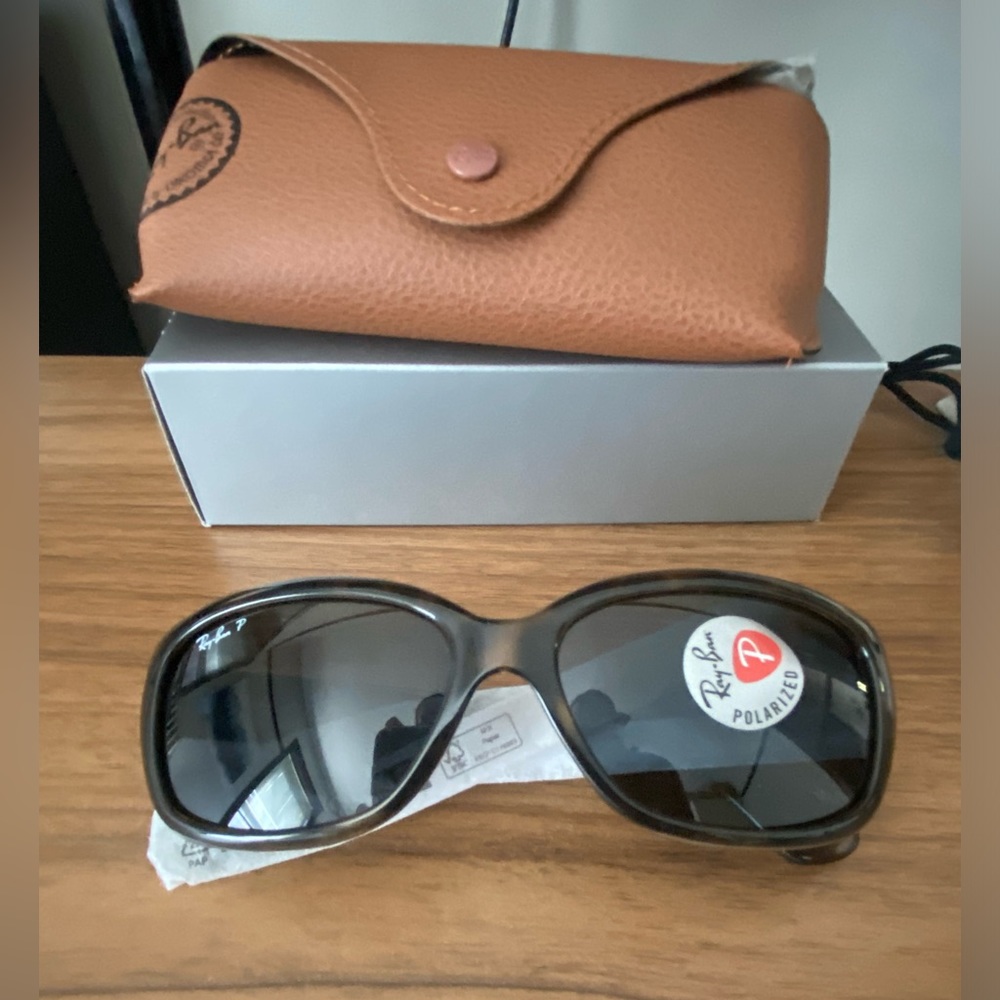 Jackie Ohh Ray Bans with case